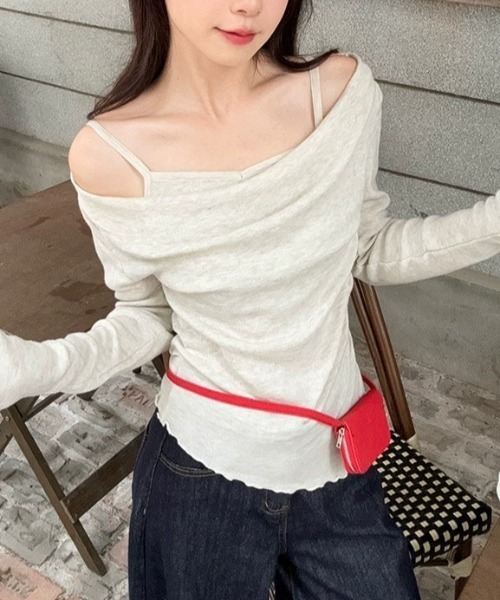 owen(オーウェン)の「韓国ナチュラルガーリー ワンショル風リブトップス フィットカットソー(Tシャツ/カットソー・レディース・ブラック/ベージュ・S/M/L)」の5枚目の写真