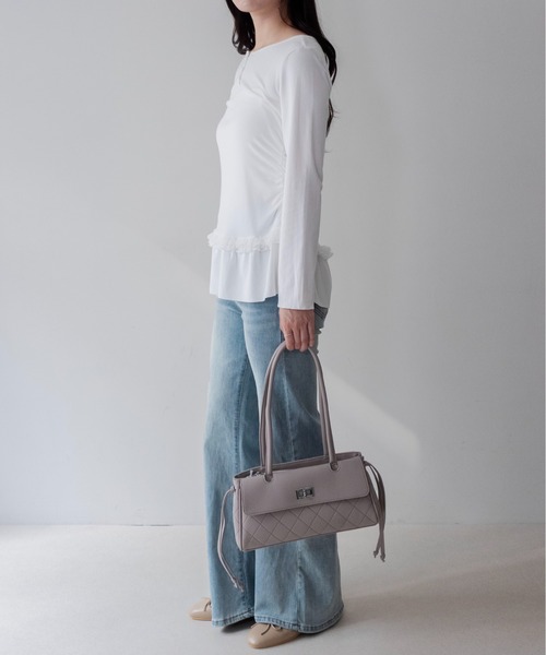 on:nue(オンニュ)の「【on:nue】キルティングターンロックショルダーバッグ /26-27 AW COLLECTION(ショルダーバッグ・レディース・ブラック/グレー/アイボリー/ブラウン・FREE)」の19枚目の写真