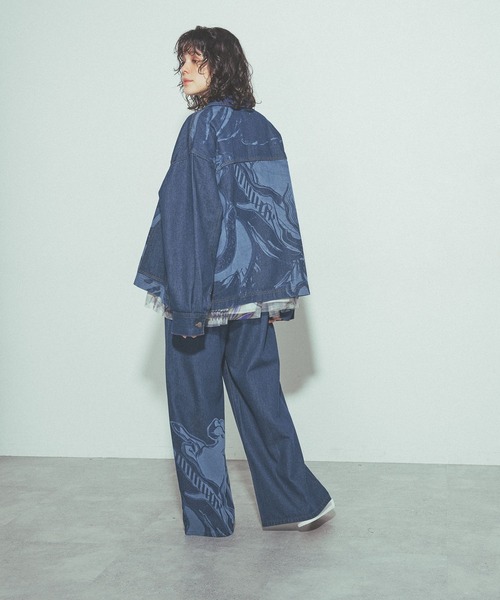 niko and...(ニコアンド)の「モチーフデニムブルゾン by MAO KAWASAKI(ブルゾン・レディース・ライトブルー/ブルー・MEDIUM/LARGE)」の14枚目の写真