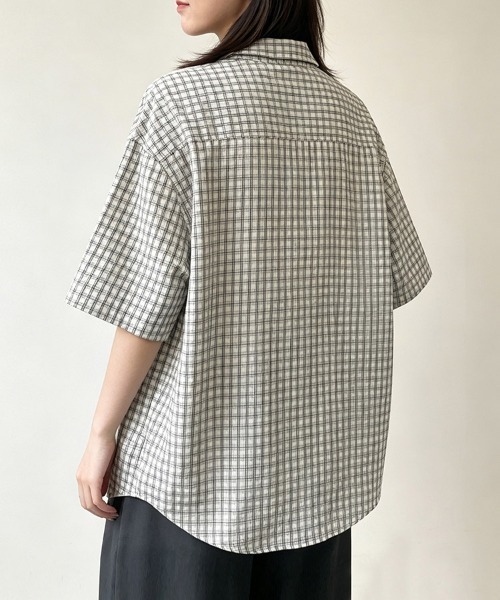 ReRe(リリ)の「サッカー素材チェック柄半袖シャツ(シャツ/ブラウス・レディース・グレー・MEDIUM/LARGE/X-LARGE)」の2枚目の写真