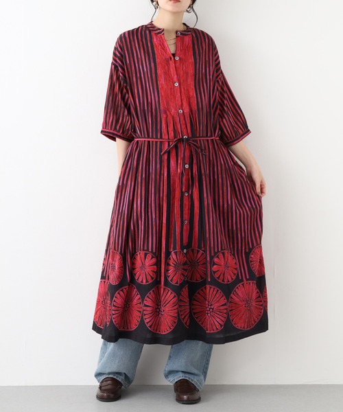 KILKI(キルキー)の「kilki 総柄バンドカラーロングワンピース 半端袖(ワンピース・レディース・レッド系/ブルー系・FREE)」の10枚目の写真