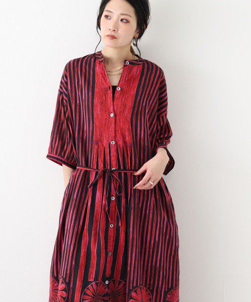 KILKI(キルキー)の「kilki 総柄バンドカラーロングワンピース 半端袖(ワンピース・レディース・レッド系/ブルー系・FREE)」の13枚目の写真