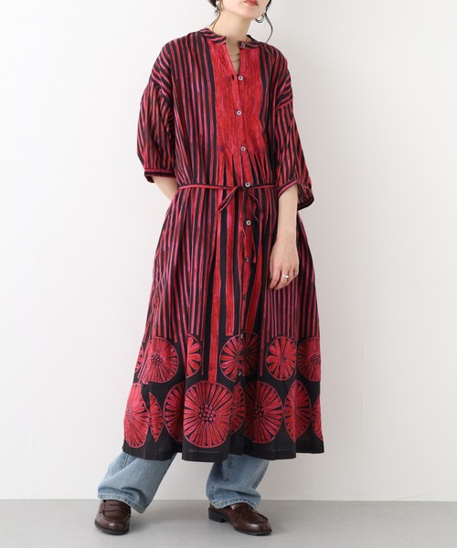 KILKI(キルキー)の「kilki 総柄バンドカラーロングワンピース 半端袖(ワンピース・レディース・レッド系/ブルー系・FREE)」の14枚目の写真