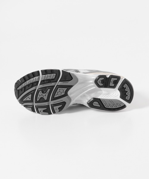 ASICS(アシックス)の「ASICS GEL-KAYANO 14(スニーカー・メンズ・ホワイト・26/27/29.5/27.5/28/26.5/28.5/29)」の4枚目の写真