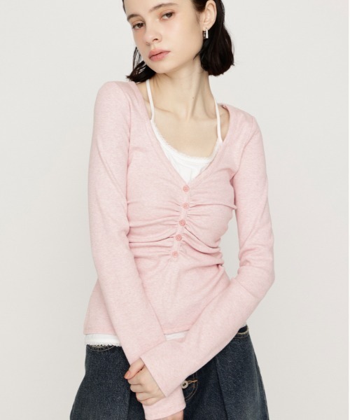 SLY（スライ）の「【大人気アイテムがWEB限定で再入荷！】LAYERED LIKE CUT TOPS レイヤードライクカットトップス 秋服（Tシャツ/カットソー・レディース・ネイビー/アイボリー/ライトブラック/ライトピンク・FREE）」の4枚目の写真