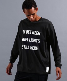 [NUMERALS]NO WORRIES MESSAGE GRAPHIC TEE