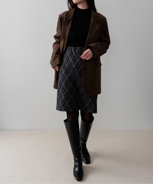 on:nue（オンニュ）の「【on:nue】フェイクスエードテーラードジャケット /26-27 AW COLLECTION（テーラードジャケット・レディース・ブラウン/カーキ・FREE）」の6枚目の写真