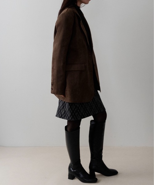 on:nue（オンニュ）の「【on:nue】フェイクスエードテーラードジャケット /26-27 AW COLLECTION（テーラードジャケット・レディース・ブラウン/カーキ・FREE）」の9枚目の写真