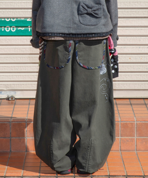 RuNaKi'Hu'(ルナキフ)の「WXP108 デデムシ ストライプ配色 バルーンパンツ(カーキ)(その他パンツ・レディース・その他・1/2/3)」の3枚目の写真