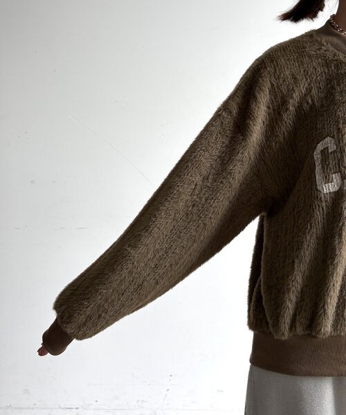 DouDou（ドゥドゥ）の「【WEB限定】 カレッジロゴクループルオーバー（Tシャツ/カットソー・レディース・カーキ/チャコールグレー/アイボリー・FREE）」の13枚目の写真