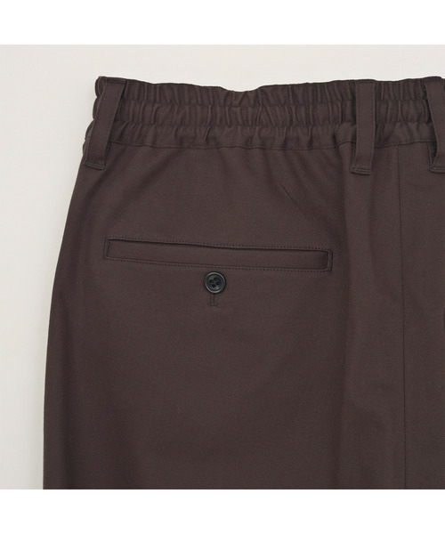 VICTIM（ヴィクティム）の「VICTIM ヴィクティム / EASY CHINO SLACKS タックワイドチノスラックス ストレッチイージーパンツ / VTM-26-P-116（チノパンツ・メンズ・ブラック/ブラウン/オフホワイト・1/2/3）」の8枚目の写真