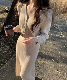 【細リブですっきり美シルエット！大人っぽく着こなせるVネックニットセットアップ】
