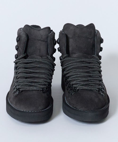 WHITE MOUNTAINEERING(ホワイトマウンテニアリング)の「White Mountaineering/ホワイトマウンテニアリング WM×Danner 'MOUNTAIN LIGHT' Vibram ビブラム マウンテンライト ブーツ スニーカー カウスエード メンズ 2026年秋冬 秋服(スニーカー・メンズ・キャメル/チャコール・28/27/26)」の4枚目の写真