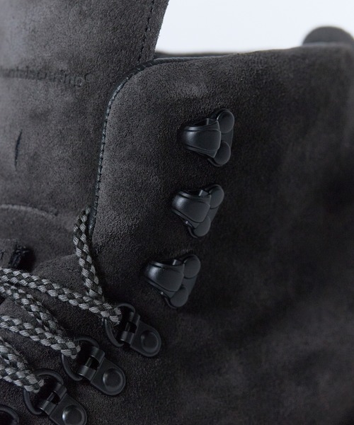 WHITE MOUNTAINEERING(ホワイトマウンテニアリング)の「White Mountaineering/ホワイトマウンテニアリング WM×Danner 'MOUNTAIN LIGHT' Vibram ビブラム マウンテンライト ブーツ スニーカー カウスエード メンズ 2026年秋冬 秋服(スニーカー・メンズ・キャメル/チャコール・28/27/26)」の19枚目の写真