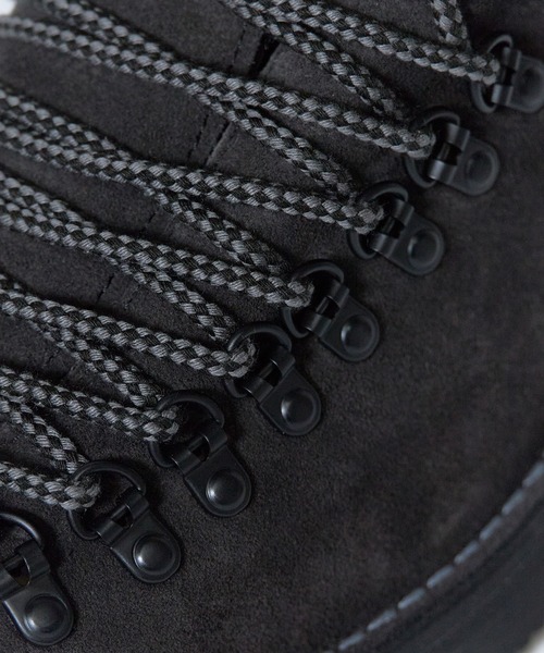 WHITE MOUNTAINEERING(ホワイトマウンテニアリング)の「White Mountaineering/ホワイトマウンテニアリング WM×Danner 'MOUNTAIN LIGHT' Vibram ビブラム マウンテンライト ブーツ スニーカー カウスエード メンズ 2026年秋冬 秋服(スニーカー・メンズ・キャメル/チャコール・28/27/26)」の20枚目の写真