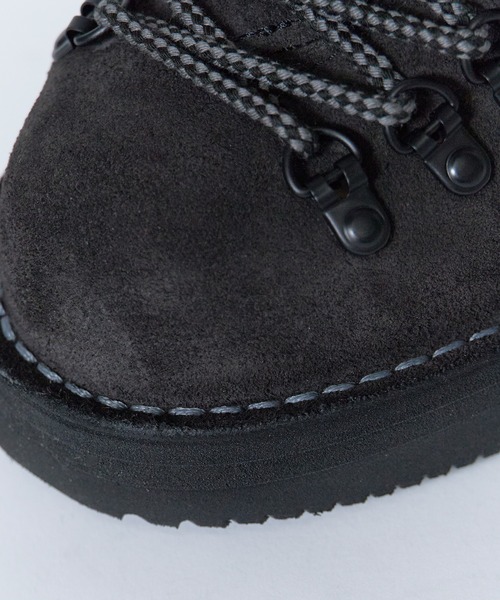 WHITE MOUNTAINEERING(ホワイトマウンテニアリング)の「White Mountaineering/ホワイトマウンテニアリング WM×Danner 'MOUNTAIN LIGHT' Vibram ビブラム マウンテンライト ブーツ スニーカー カウスエード メンズ 2026年秋冬 秋服(スニーカー・メンズ・キャメル/チャコール・28/27/26)」の21枚目の写真