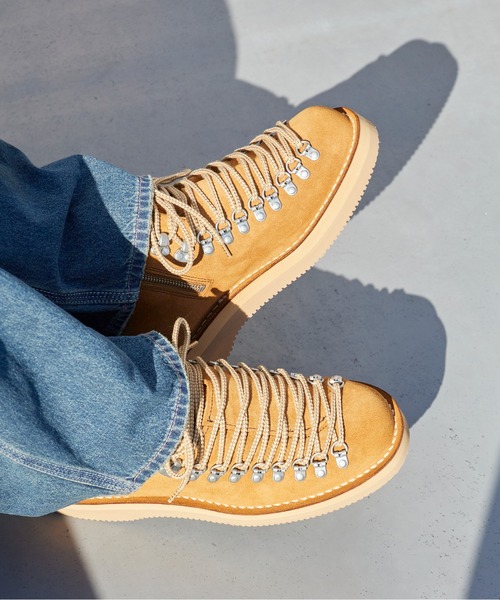 WHITE MOUNTAINEERING(ホワイトマウンテニアリング)の「White Mountaineering/ホワイトマウンテニアリング WM×Danner 'MOUNTAIN LIGHT' Vibram ビブラム マウンテンライト ブーツ スニーカー カウスエード メンズ 2026年秋冬 秋服(スニーカー・メンズ・キャメル/チャコール・28/27/26)」の13枚目の写真