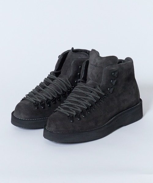 WHITE MOUNTAINEERING(ホワイトマウンテニアリング)の「White Mountaineering/ホワイトマウンテニアリング WM×Danner 'MOUNTAIN LIGHT' Vibram ビブラム マウンテンライト ブーツ スニーカー カウスエード メンズ 2026年秋冬 秋服(スニーカー・メンズ・キャメル/チャコール・28/27/26)」の3枚目の写真