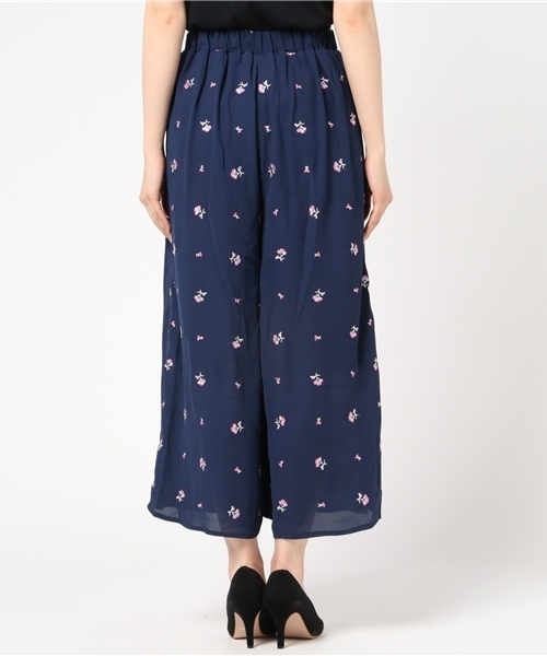 Cheek（チーク）の「花柄刺繍ワイドパンツ（その他パンツ・レディース・ネイビー/グレー/アイボリー・MEDIUM）」の7枚目の写真