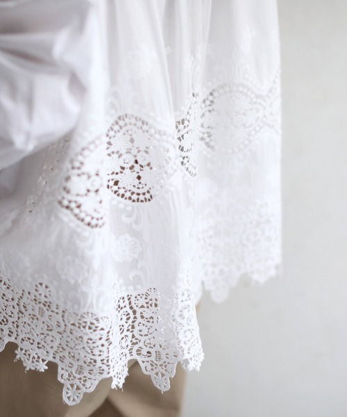 cawaii（カワイイ）の「後ろレースのふんわり シャツトップス（シャツ/ブラウス・レディース・ホワイト・M/XL）」の2枚目の写真