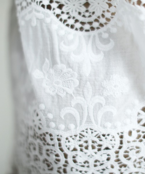 cawaii（カワイイ）の「後ろレースのふんわり シャツトップス（シャツ/ブラウス・レディース・ホワイト・M/XL）」の4枚目の写真