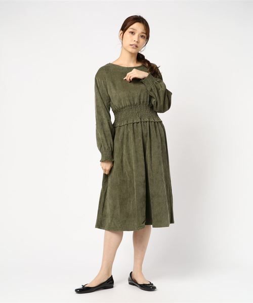 JUGLANS(ユグランス)の「21Wコーデュロイ ウエストシャーリングワンピース(ワンピース・レディース・ブラック/ベージュ/カーキ/オレンジ・FREE)」の3枚目の写真