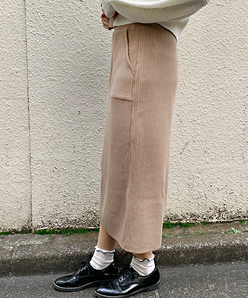 apres jour(アプレジュール)の「ワッフルナロースカート【ZOZOTOWN限定アイテム】(スカート・レディース・ブラック/ベージュ・フリー)」の11枚目の写真
