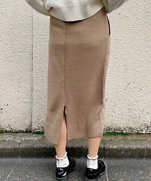 apres jour(アプレジュール)の「ワッフルナロースカート【ZOZOTOWN限定アイテム】(スカート・レディース・ブラック/ベージュ・フリー)」の12枚目の写真