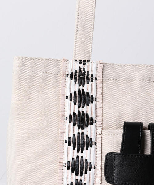TILA MARCH（ティラ マーチ）の「＜TILA MARCH（ティラ マーチ）＞SIMPLE FRINGE S トートバッグ（トートバッグ・レディース・オフホワイト・FREE）」の7枚目の写真