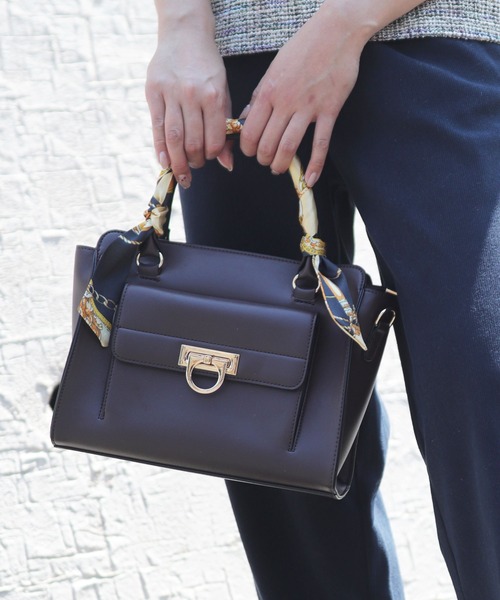 florist(フローリスト)の「2way リボンスカーフ ダブルハンドルバッグ(ハンドバッグ・レディース・ホワイト/ブラック/ネイビー/ブラウン/グレー/オレンジ/グリーン/アイボリー/モカ/ピンクベージュ・FREE)」の5枚目の写真