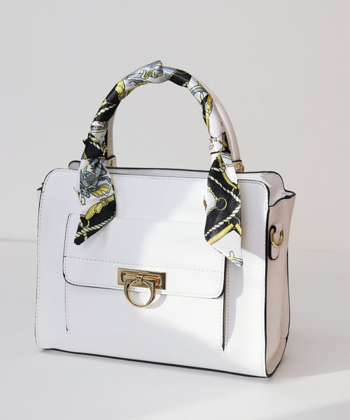 florist(フローリスト)の「2way リボンスカーフ ダブルハンドルバッグ(ハンドバッグ・レディース・ホワイト/ブラック/ネイビー/ブラウン/グレー/オレンジ/グリーン/アイボリー/モカ/ピンクベージュ・FREE)」の16枚目の写真