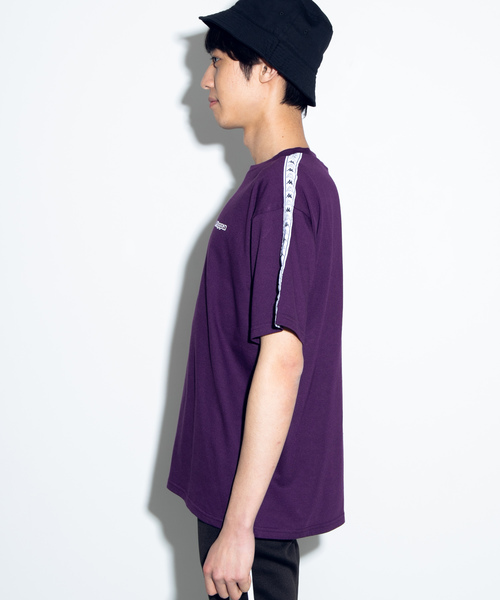 Kappa（カッパ）の「∴WEGO/Kappa別注テープロゴTシャツ（Tシャツ/カットソー・メンズ・ホワイト/パープル/ブラック・MEDIUM/LARGE）」の16枚目の写真