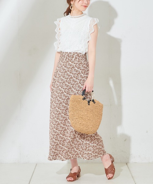 natural couture(ナチュラルクチュール)の「ハイウエスト花柄フレアスカート(スカート・レディース・ブラック/ベージュ/ピンク/アイボリー・FREE)」の4枚目の写真