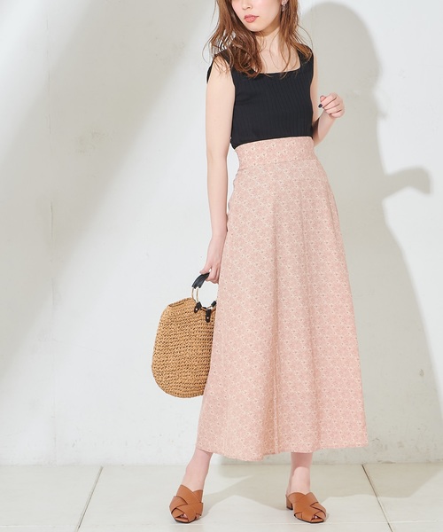 natural couture(ナチュラルクチュール)の「ハイウエスト花柄フレアスカート(スカート・レディース・ブラック/ベージュ/ピンク/アイボリー・FREE)」の7枚目の写真