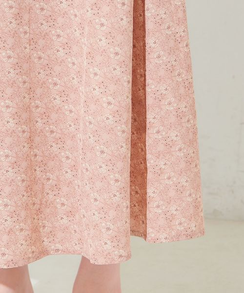 natural couture(ナチュラルクチュール)の「ハイウエスト花柄フレアスカート(スカート・レディース・ブラック/ベージュ/ピンク/アイボリー・FREE)」の13枚目の写真