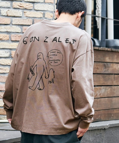 Mark Gonzales（マーク・ゴンザレス）の「Mark Gonzales/マークゴンザレス MONO-MART別注 ビッグシルエット背面BIGプリント 長袖Tee（Tシャツ/カットソー・メンズ・レッド系その他/ダークベージュ/ボルドー/ホワイト系その他/ブラック系その他/ベージュ系その他/グリーン系その他/パープル系その他/ホワイト/ブラック/ダークグリーン/パープル/パープル系その他2/レッド系その他2/グリーン系その他2/ベージュ系その他2/ブラック系その他2/ホワイト系その他2/グリーン系その他4/ベージュ系その他3/グレー系その他/ベージュ系その他5/グリーン系その他3/グレー系その他2/ベージュ系その他4/グレー系その他3/グリーン系その他5/ブラウン系その他/ブルー系その他/その他2/その他3/その他5/その他4/ダークブラウン/アッシュブラウン/その他/ブラック系その他3/ブラック系その他4/ブラウン系その他2/ブラウン系その他4/ホワイト系その他3/ホワイト系その他4/レッド系その他3/レッド系その他4/ブラウン系その他3/ブルー系その他2/グリーン系その他6/グリーン系その他7/グレイッシュベージュ/ベージュ系その他6/ベージュ系その他7/ホワイト系その他5/ブラック系その他5/その他7/その他6/ブルー系その他3/ブルー系その他4/パープル系その他3/パープル系その他4/パープル系その他5・FREE）」の18枚目の写真