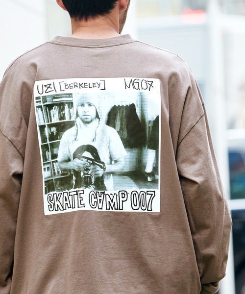 Mark Gonzales（マーク・ゴンザレス）の「Mark Gonzales/マークゴンザレス MONO-MART別注 ビッグシルエット背面BIGプリント 長袖Tee（Tシャツ/カットソー・メンズ・レッド系その他/ダークベージュ/ボルドー/ホワイト系その他/ブラック系その他/ベージュ系その他/グリーン系その他/パープル系その他/ホワイト/ブラック/ダークグリーン/パープル/パープル系その他2/レッド系その他2/グリーン系その他2/ベージュ系その他2/ブラック系その他2/ホワイト系その他2/グリーン系その他4/ベージュ系その他3/グレー系その他/ベージュ系その他5/グリーン系その他3/グレー系その他2/ベージュ系その他4/グレー系その他3/グリーン系その他5/ブラウン系その他/ブルー系その他/その他2/その他3/その他5/その他4/ダークブラウン/アッシュブラウン/その他/ブラック系その他3/ブラック系その他4/ブラウン系その他2/ブラウン系その他4/ホワイト系その他3/ホワイト系その他4/レッド系その他3/レッド系その他4/ブラウン系その他3/ブルー系その他2/グリーン系その他6/グリーン系その他7/グレイッシュベージュ/ベージュ系その他6/ベージュ系その他7/ホワイト系その他5/ブラック系その他5/その他7/その他6/ブルー系その他3/ブルー系その他4/パープル系その他3/パープル系その他4/パープル系その他5・FREE）」の22枚目の写真