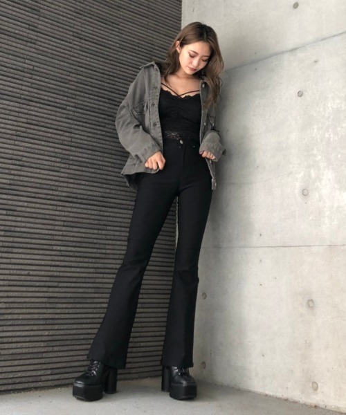 ENVYM（アンビー）の「ヴィンテージライクカラーＪＫ（デニムジャケット・レディース・ブラック/グレー/モカ・FREE）」の4枚目の写真