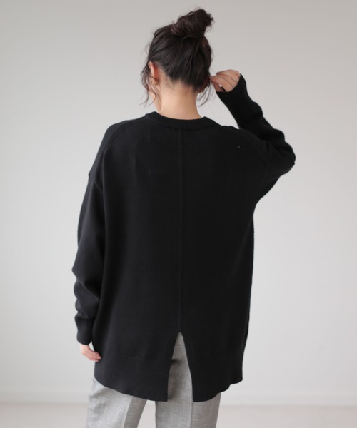 AMERICAN HOLIC（アメリカンホリック）の「バックスリットニットチュニック　＊（ニット/セーター・レディース・ネイビー/アイボリー/ブラック/オリーブ/モカ/グリーン・FREE）」の3枚目の写真