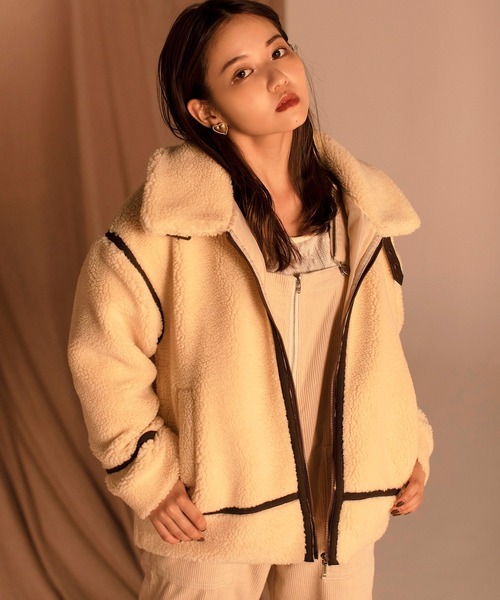 DuKKah(デュカ)の「dukkah/【低身長向け】ボアフライトジャケット(ムートンコート・レディース・ホワイト・X-SMALL)」の13枚目の写真