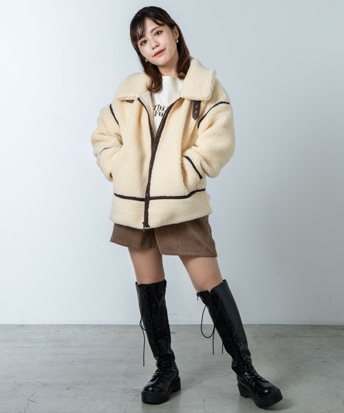 DuKKah(デュカ)の「dukkah/【低身長向け】ボアフライトジャケット(ムートンコート・レディース・ホワイト・X-SMALL)」の17枚目の写真