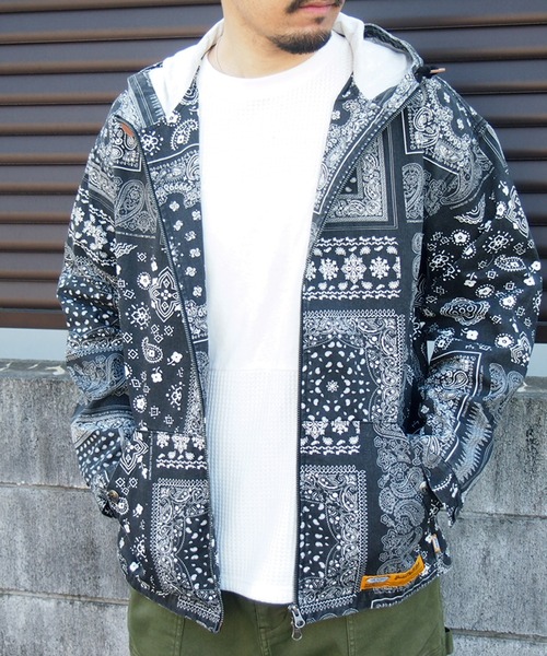 grn（ジーアールエヌ）の「◇PRINTWORKPARKA 総柄ﾌﾟﾘﾝﾄﾜｰｸﾊﾟｰｶｰﾄ/ﾂｲﾙ/ﾃﾞﾆﾑ/ﾍﾟｲｽﾞﾘｰ/ｽﾄﾗｲﾌﾟ（パーカー・メンズ・ブラック/インディゴブルー/ナチュラル/ストライプ・M/L）」の2枚目の写真