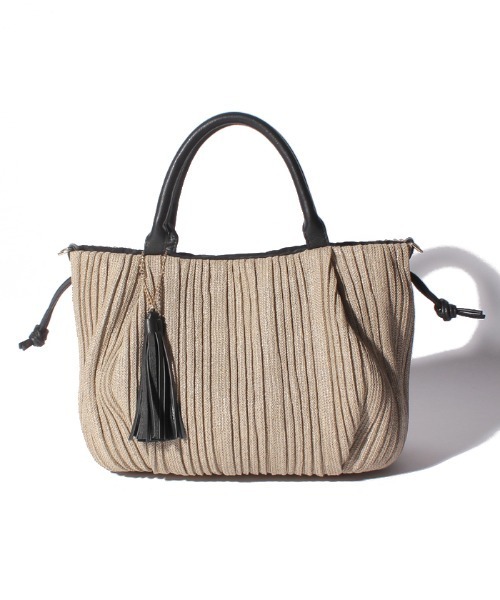 Via Demizon(ビアデミゾン)の「プリーツ加工サマーバッグ ロングショルダー付き(かごバッグ・レディース・アイボリー/ブラウン/ブラック・FREE)」の6枚目の写真