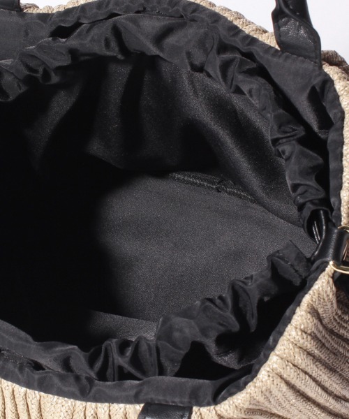 Via Demizon(ビアデミゾン)の「プリーツ加工サマーバッグ ロングショルダー付き(かごバッグ・レディース・アイボリー/ブラウン/ブラック・FREE)」の10枚目の写真