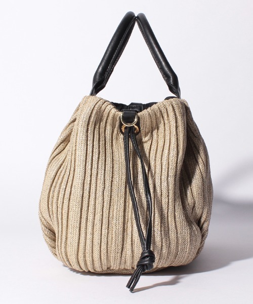 Via Demizon(ビアデミゾン)の「プリーツ加工サマーバッグ ロングショルダー付き(かごバッグ・レディース・アイボリー/ブラウン/ブラック・FREE)」の8枚目の写真