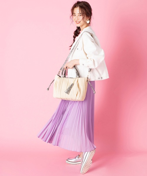 Via Demizon(ビアデミゾン)の「プリーツ加工サマーバッグ ロングショルダー付き(かごバッグ・レディース・アイボリー/ブラウン/ブラック・FREE)」の13枚目の写真