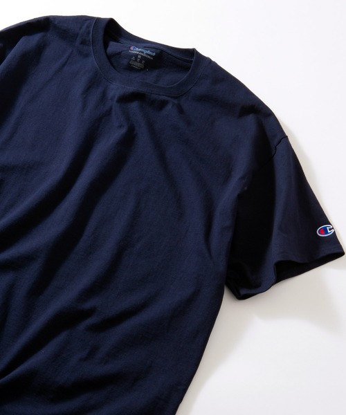 Champion(チャンピオン)の「【Champion】T525 ビッグシルエットオーセンティッククルーネックTシャツ(Tシャツ/カットソー・メンズ・ホワイト/ブラック/ネイビー/グレー/レッド/ワイン・S/M/L/XL)」の4枚目の写真