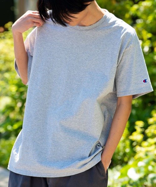 Champion(チャンピオン)の「【Champion】T525 ビッグシルエットオーセンティッククルーネックTシャツ(Tシャツ/カットソー・メンズ・ホワイト/ブラック/ネイビー/グレー/レッド/ワイン・S/M/L/XL)」の3枚目の写真