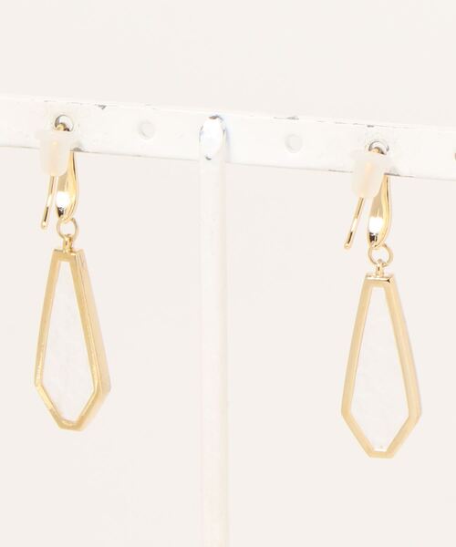 Phoebe（フィービィー）の「モダンキリコスウィングフックピアス（ピアス（両耳用）・レディース・ゴールド・FREE）」の2枚目の写真