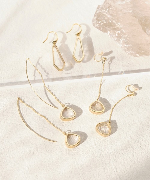 Phoebe（フィービィー）の「モダンキリコスウィングフックピアス（ピアス（両耳用）・レディース・ゴールド・FREE）」の4枚目の写真